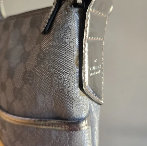 Gucci Silver Guccisima Crossbody Bag - Picture 14 of 16